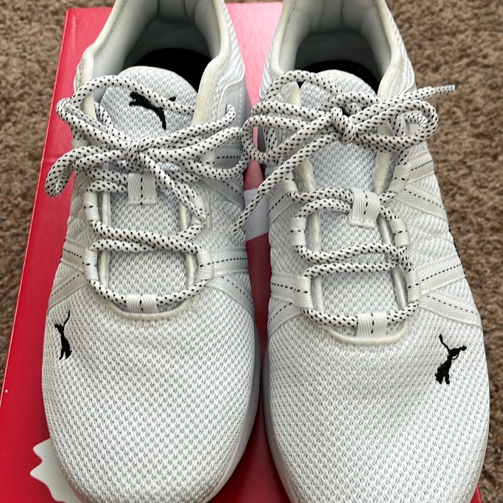 Men’s Puma soft foam Sneakers